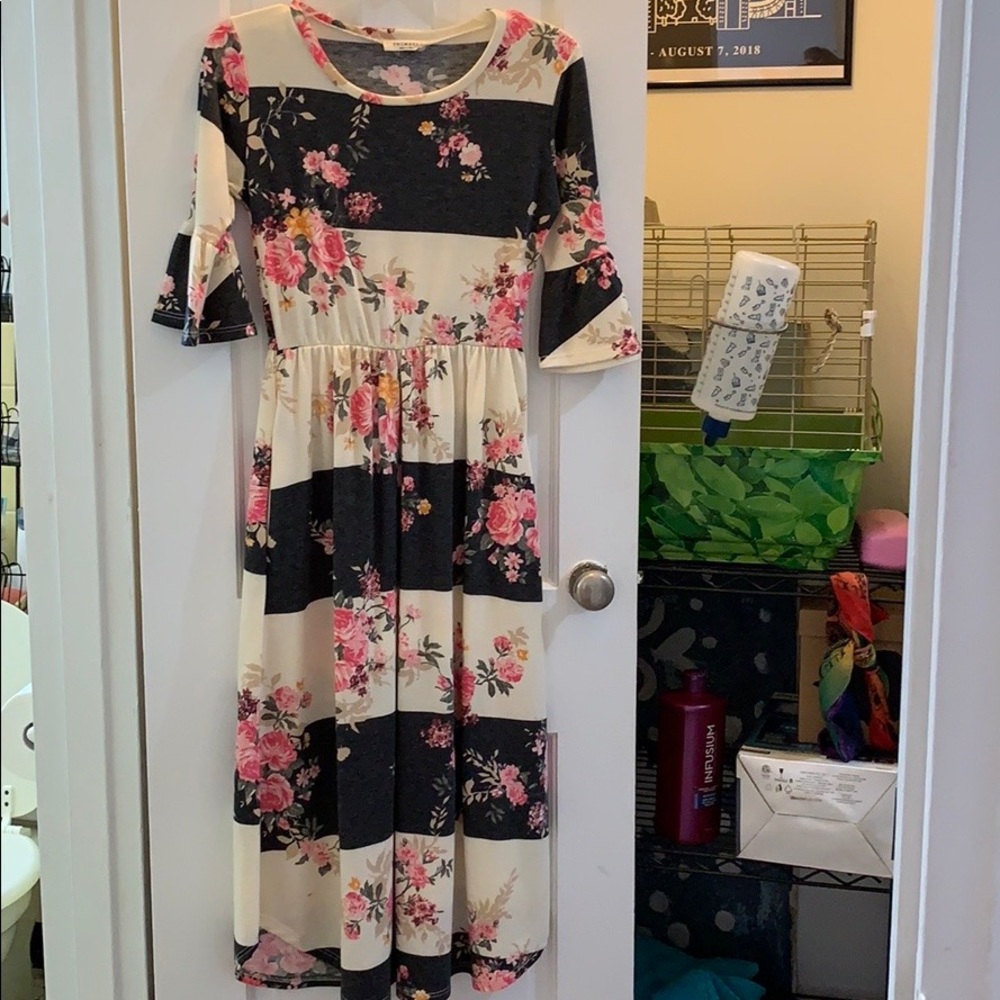 Striped Black and Pink floral Promesa dress
